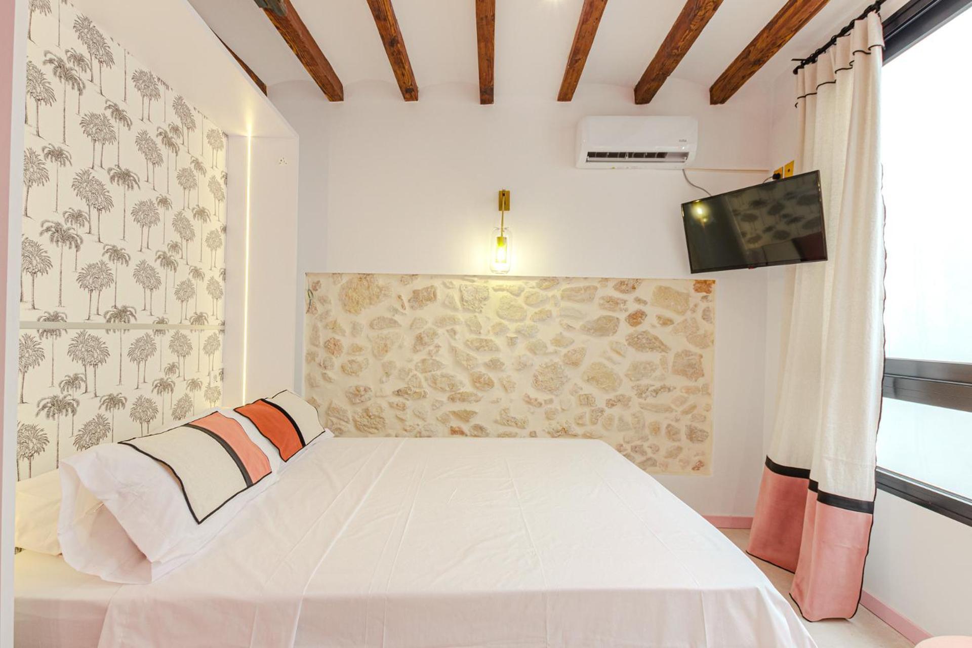 Glamorous Pink Studio In City Center Аликанте Экстерьер фото