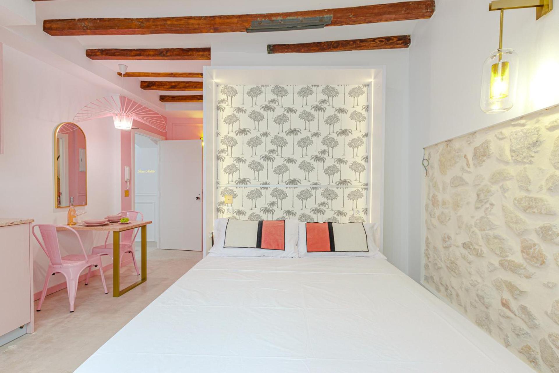 Glamorous Pink Studio In City Center Аликанте Экстерьер фото