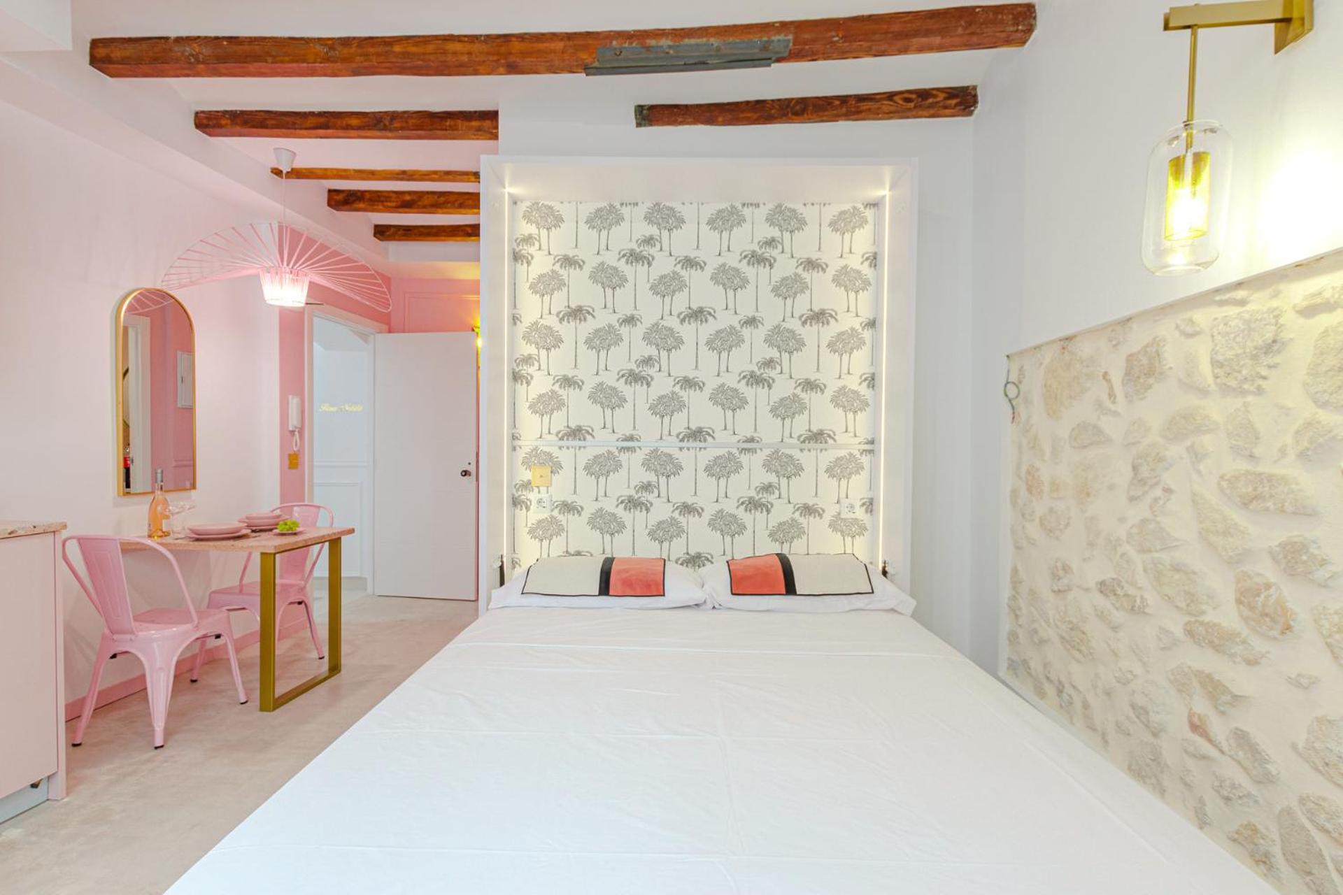 Glamorous Pink Studio In City Center Аликанте Экстерьер фото