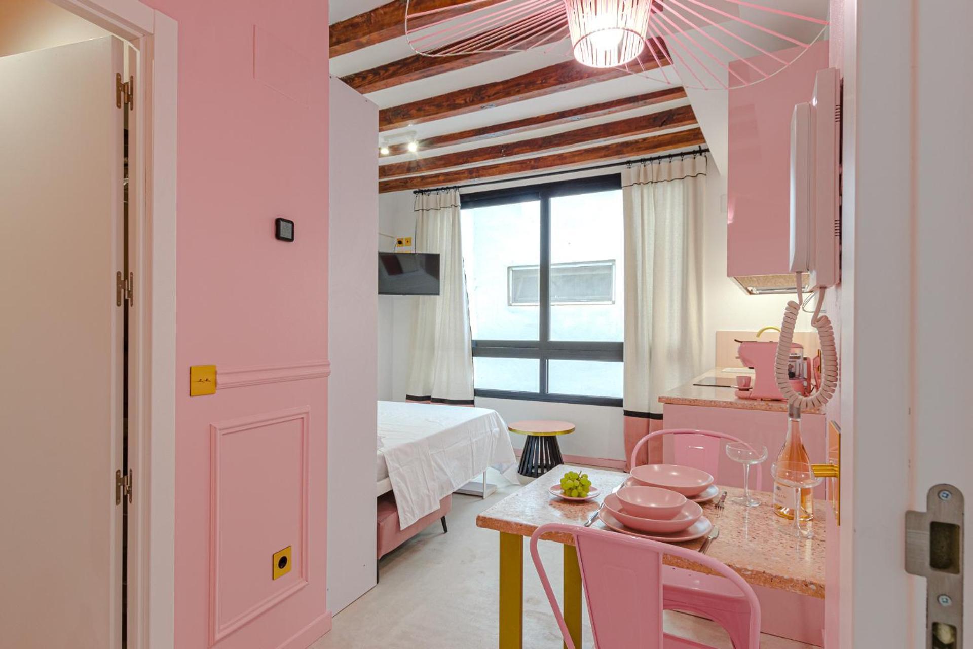 Glamorous Pink Studio In City Center Аликанте Экстерьер фото