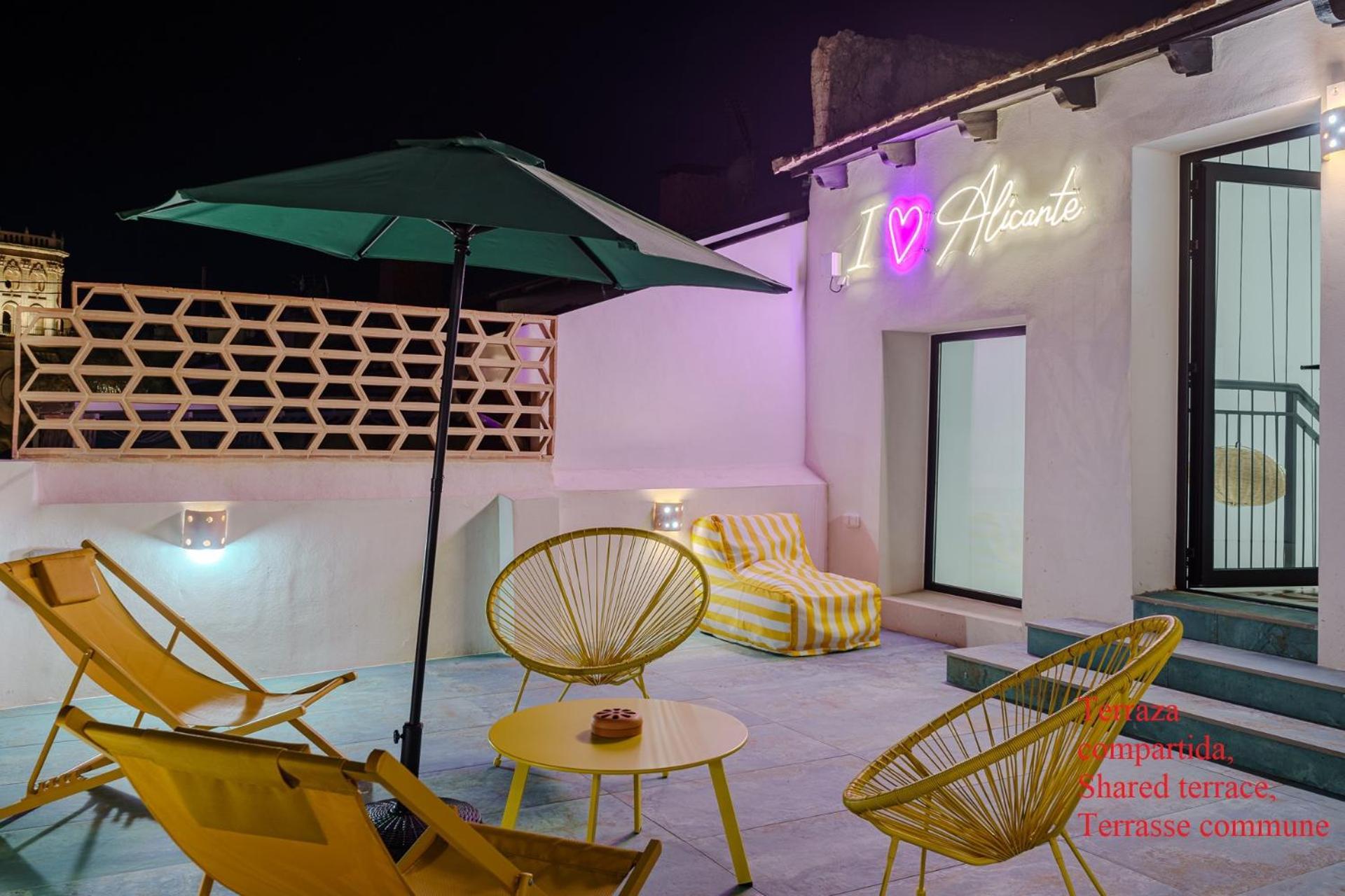 Glamorous Pink Studio In City Center Аликанте Экстерьер фото
