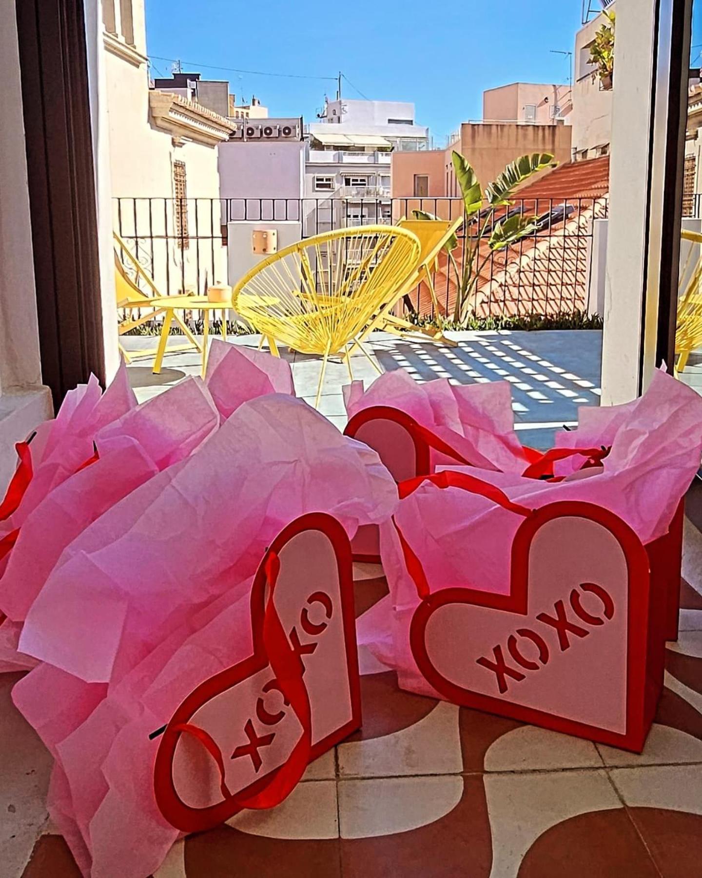 Glamorous Pink Studio In City Center Аликанте Экстерьер фото